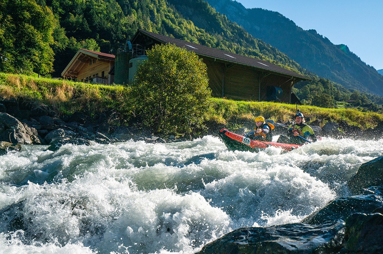 ベルン・オーバーラント：山頂から海へ