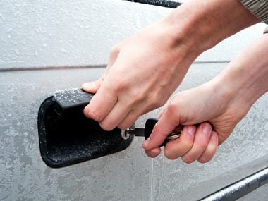 冬に便利な5つの車の裏技