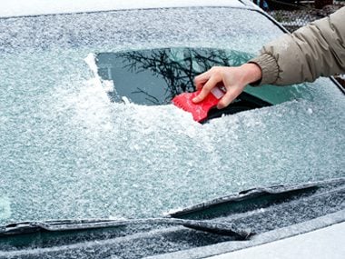 冬に便利な5つの車の裏技
