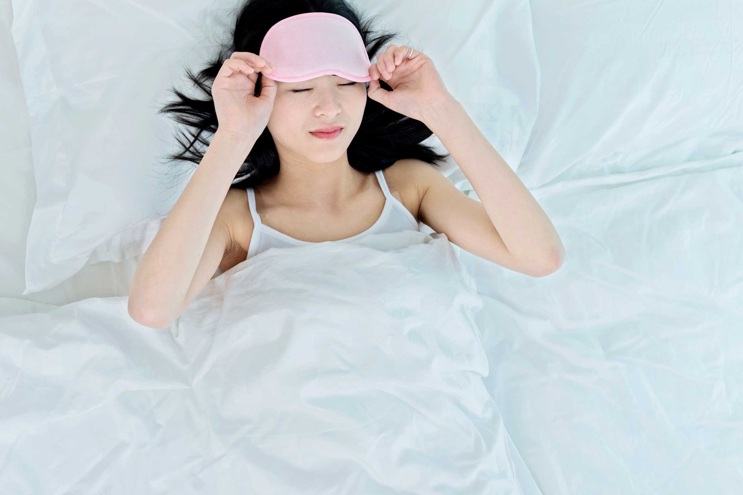 旅行中に眠れない？快適に眠るための17のヒント