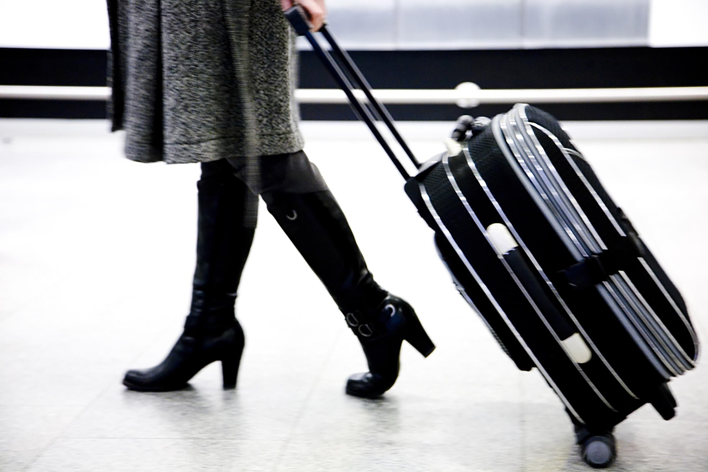 子供と一緒に飛行機に乗るとき、正気を保つための10の天才的ショートカット