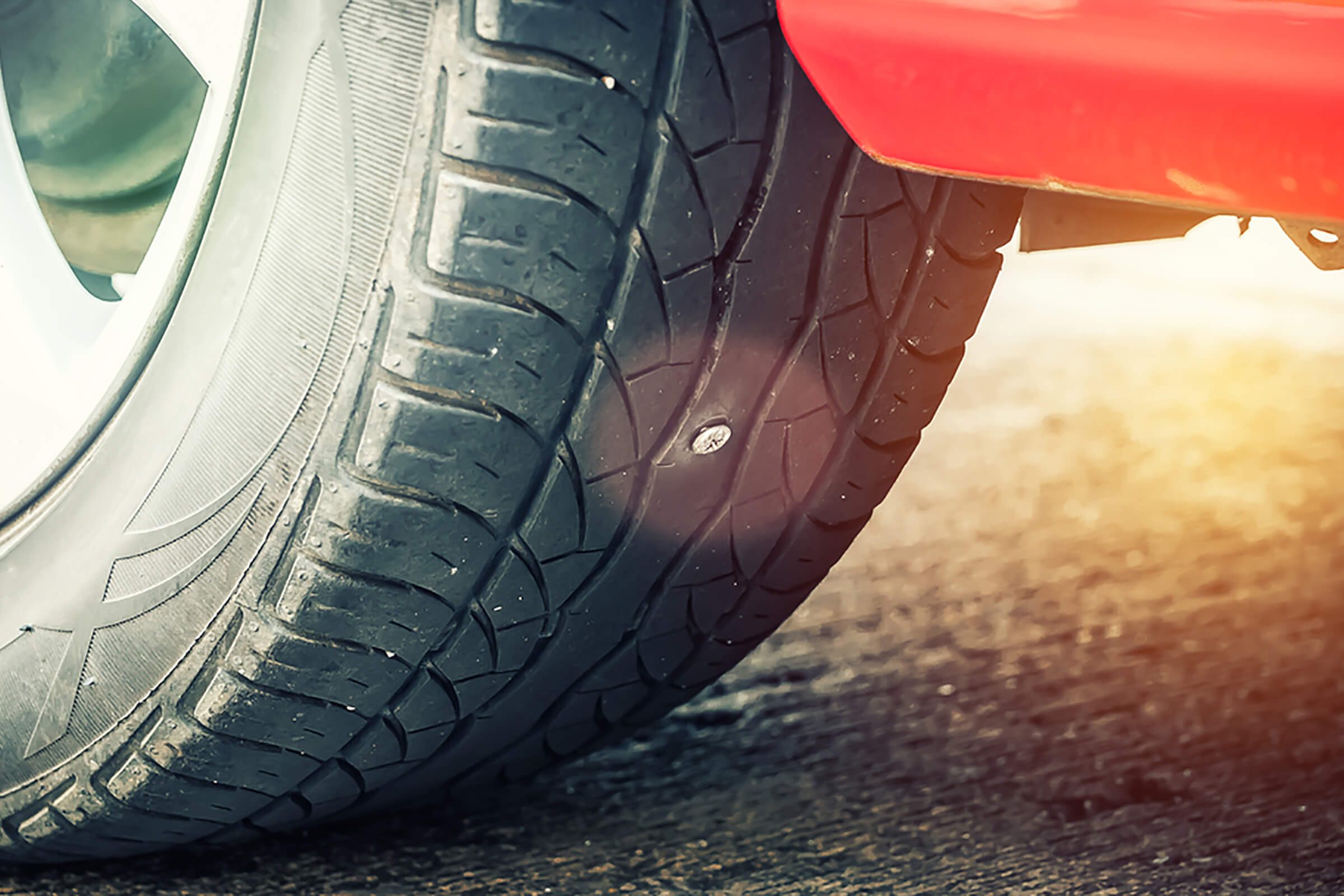 次のロードトリップの前に車でチェックすべき8つのポイント