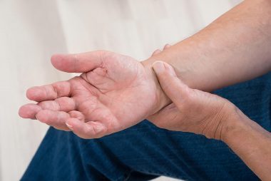 長時間フライトで体調不良を防ぐ10の賢い裏技