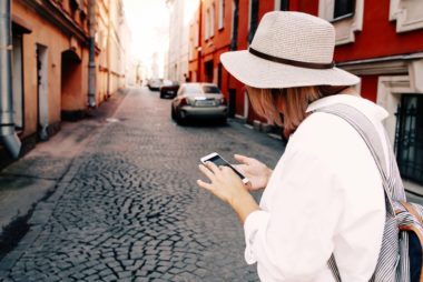 大金をかけずに海外でスマホを使う9つの簡単な方法
