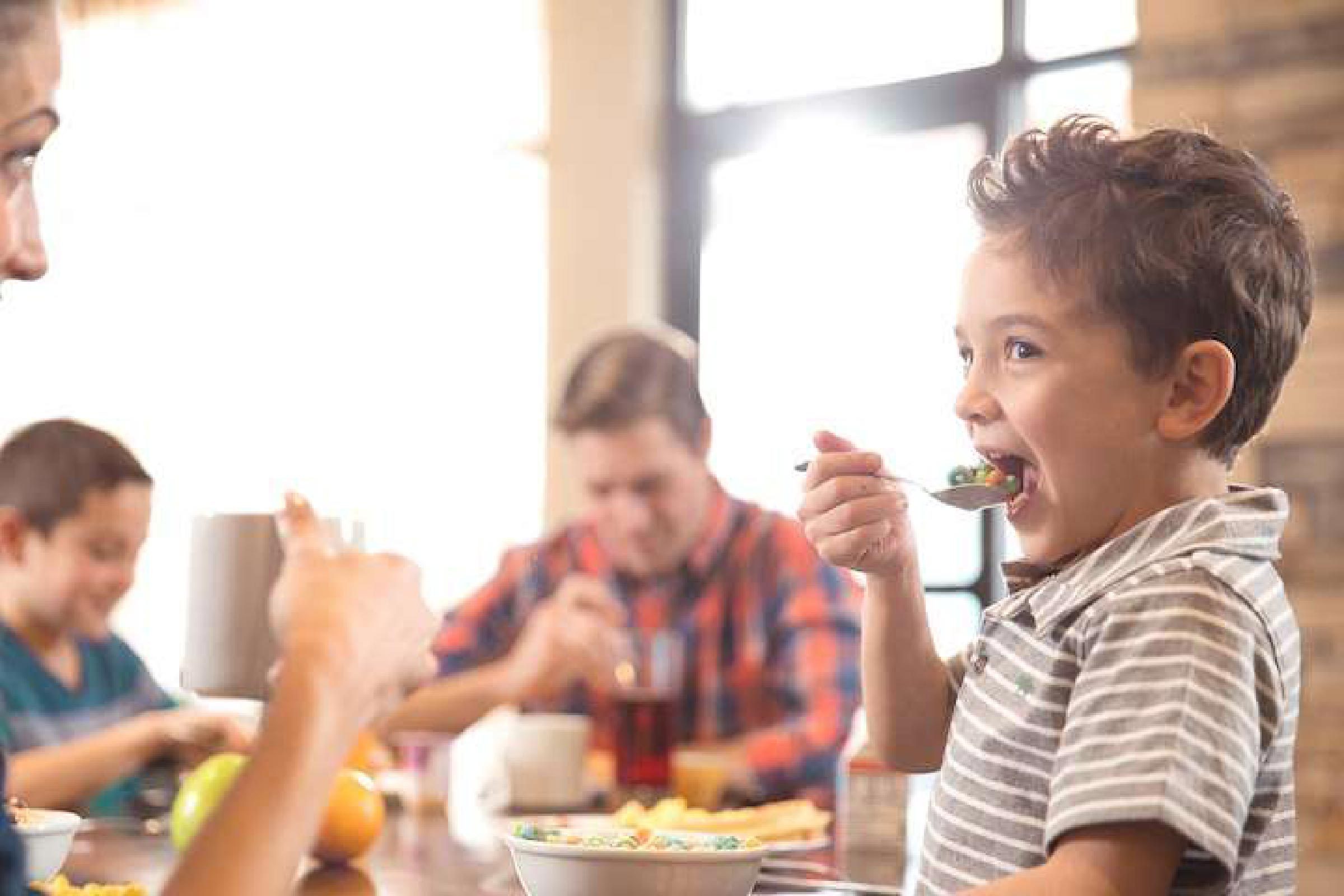 無料で温かい朝食が楽しめる15のホテル