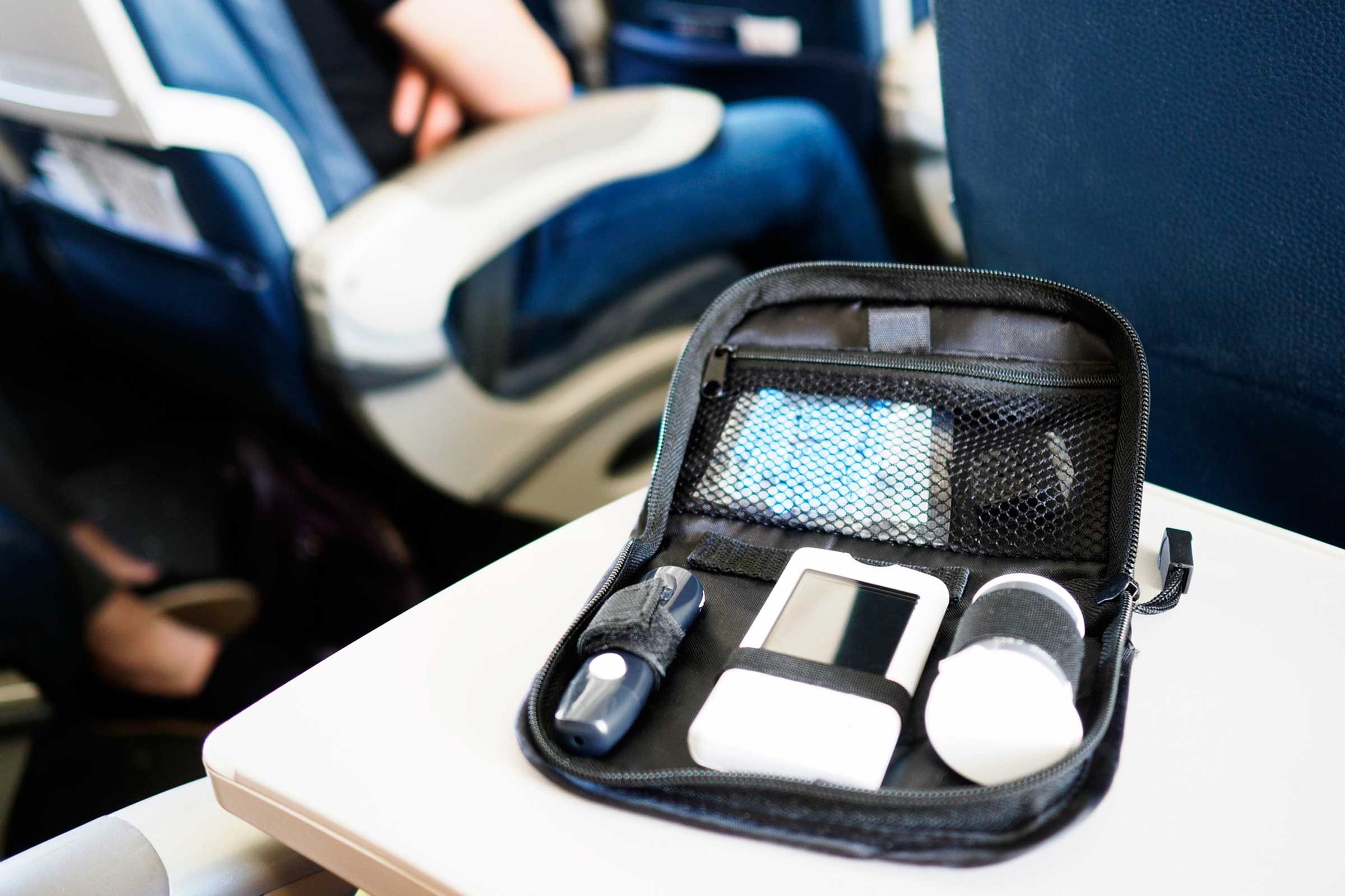 飛行機でまだ無料で受けられる11のサービス