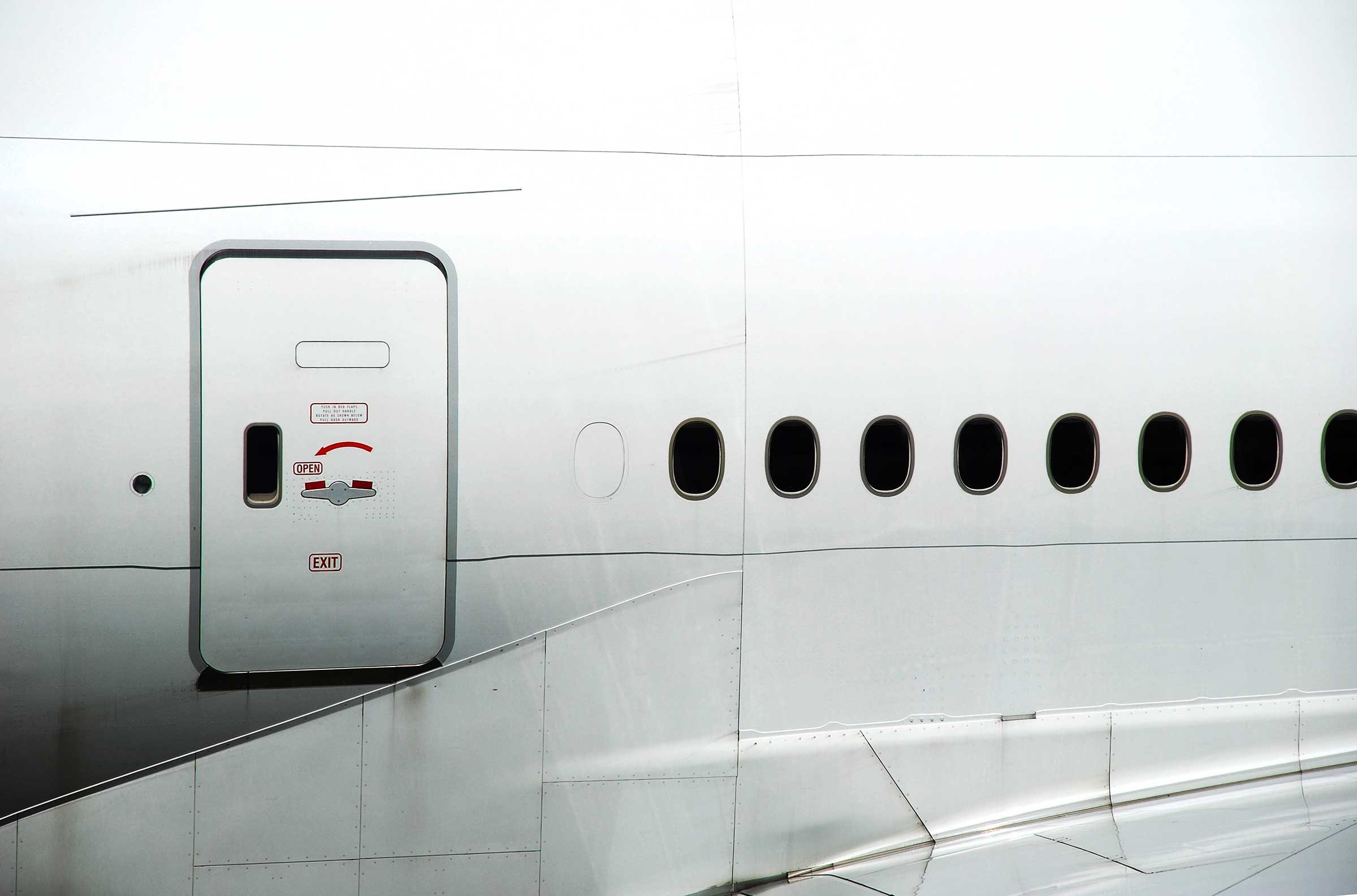 飛行機で聞こえる9つの音とその意味