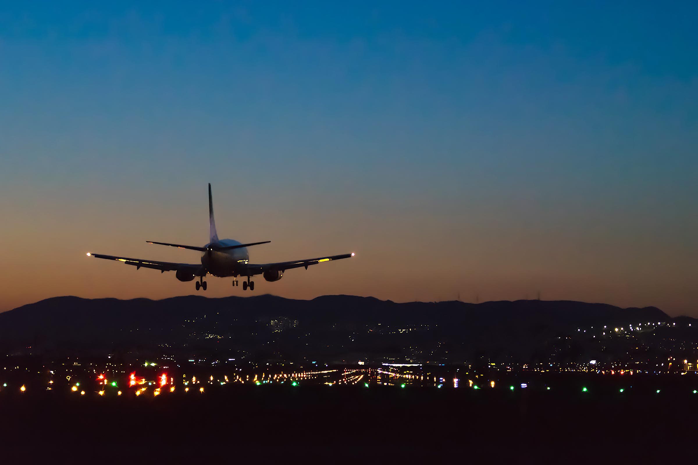 航空運賃で余計に支払っている9つのサインと節約テクニック